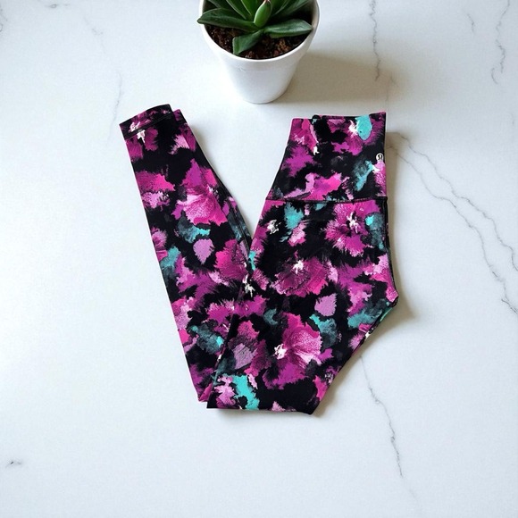 Lululemon Women's Floral Leggings Pull-On Ankle Purple Size 6 - Picture 3 of 6